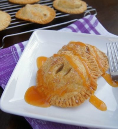 Dulce de Leche Hand Apple Pies | SmartLittleCookie.net