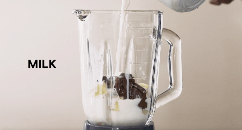 bananas, Nutella and milk in a blender