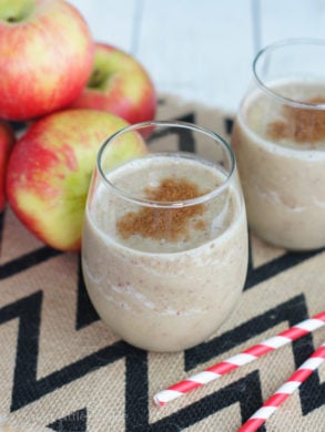 Apple Pie Smoothie ~ All the flavors of apple pie served in a glass.