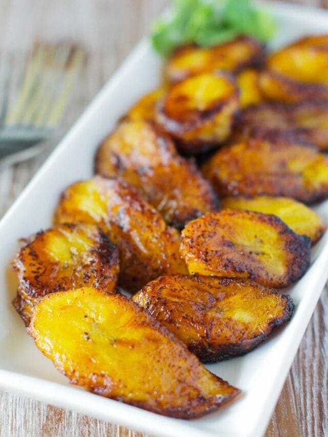 Close up of Maduros served on a white platter
