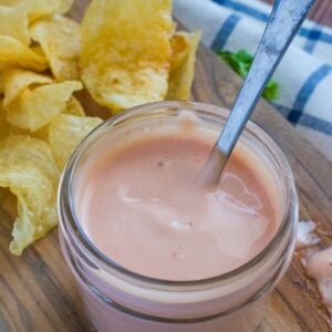 Delicious garlicky mayo ketchup sauce perfect for dipping fries, tostones or as a dressing for sandwiches and burgers. mydominicankitchen.com