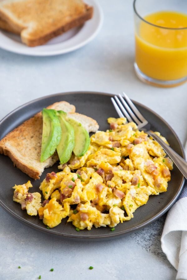 Scrambled Eggs with Ham and Cheese - My Dominican Kitchen