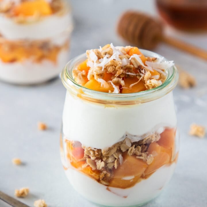 Greek Yogurt Parfait with Papaya - My Dominican Kitchen