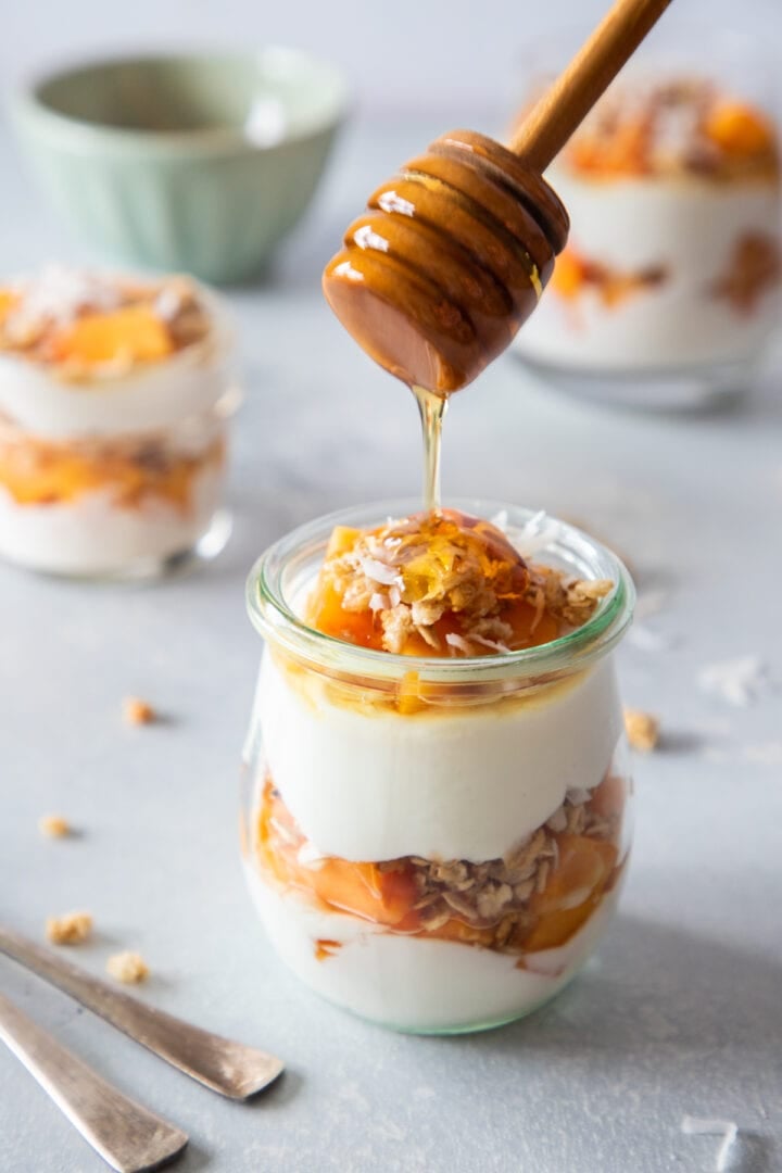 Greek Yogurt Parfait with Papaya - My Dominican Kitchen