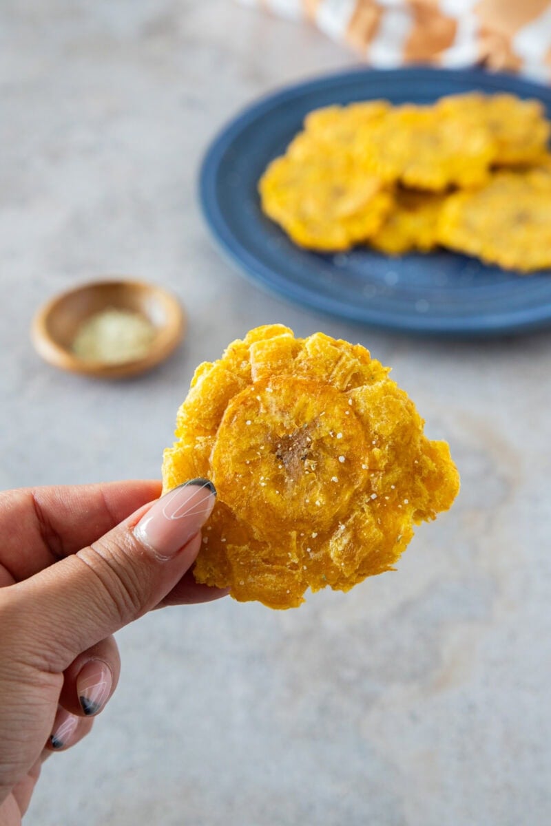These perfectly golden tostones are made in the air fryer for a healthier twist on a Dominican classic! Crunchy on the outside, soft on the inside, and just lightly salted they’re the ultimate snack or side dish, ready in no time and without all the oil.